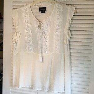 Size xl top / blouse LIV Los Angeles white tossle tie closer  sleeveless lace